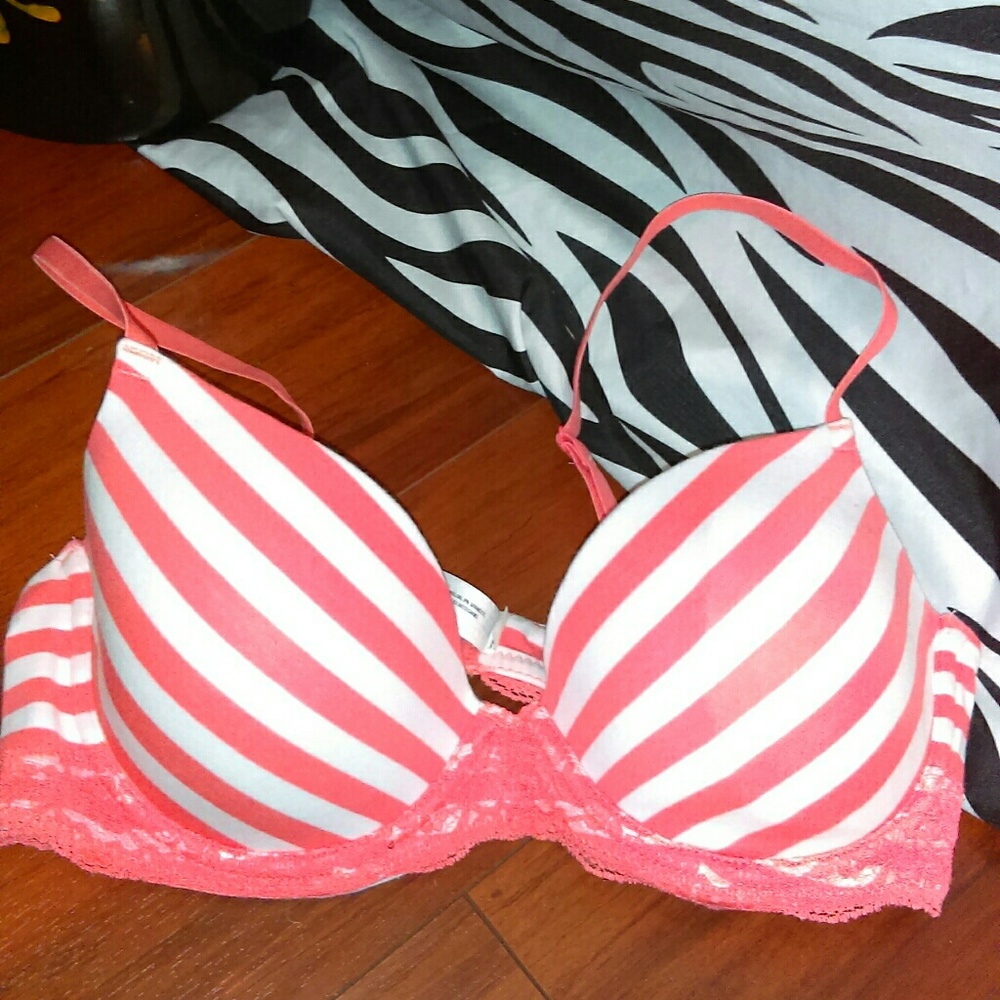 NWOT Gillian&Omally striped bra
